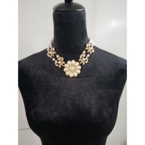 White And Gold Faux Pearl Fashion Jewelry Necklace